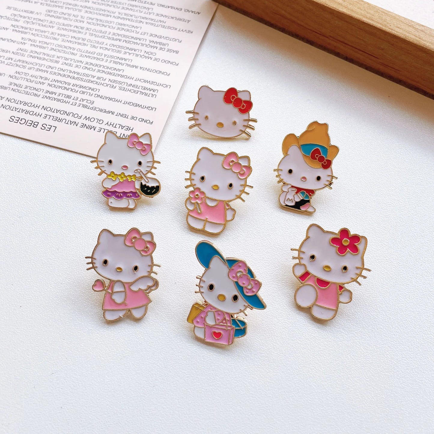 Sanrio Hello Kitty Cute Kit Cat Lapel Pins for Backpacks Brooches for Women Enamel Pin Gift Fashion Jewelry Accessories